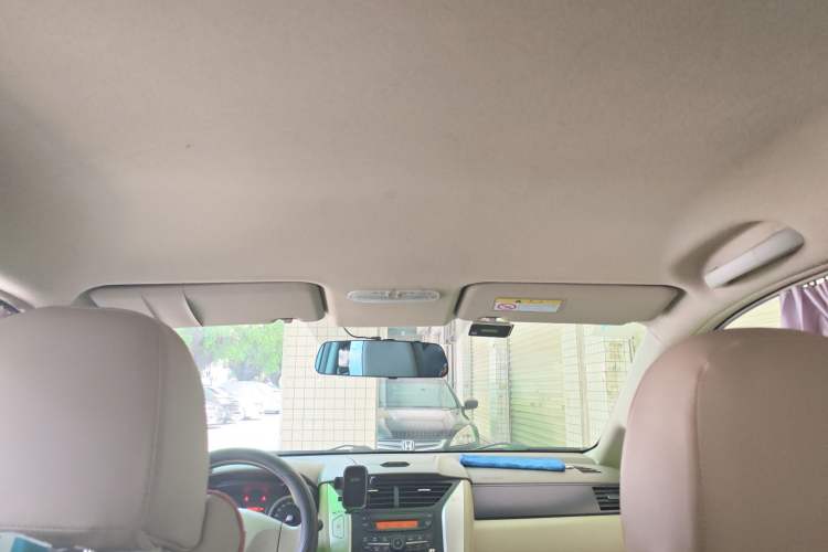 Used Venucia D50 2013 1.6L Automatic Fashion Edition