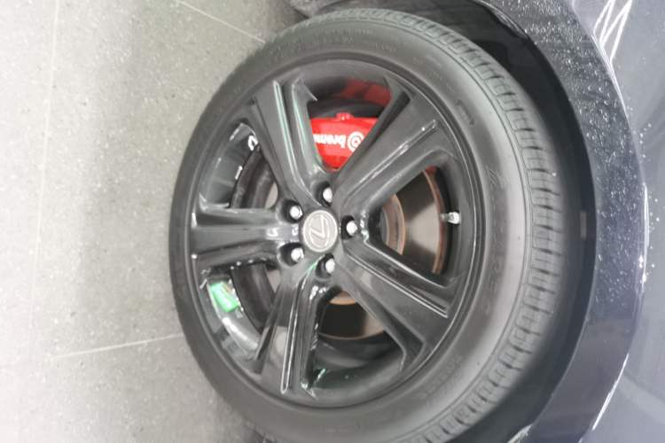 Used Lexus RC 2016 200t Fēngshàng Edition Right Front Wheel Hub