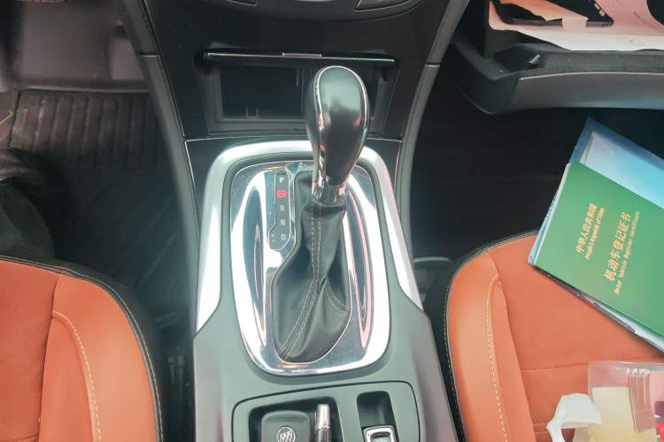 Used Buick Regal 2015 1.6T Elite Tech Model Gear Lever