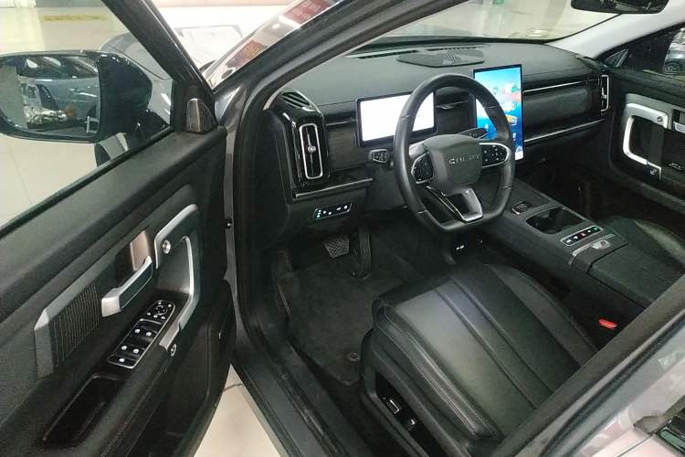 Used Chery Tiggo 7 C-DM 2025 1.5T 120KM Luxury Trim
