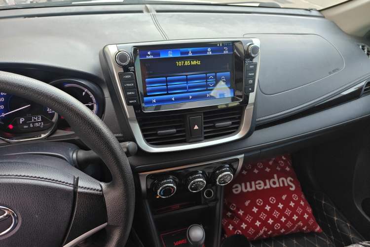 Used Toyota YARiS L Zhi Xuan 2017 1.5G CVT JingSu Model with Upgraded Sunroof Audio And AC Panel