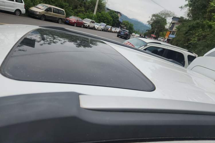 Used Buick Encore 2015 1.4T Automatic Two-Wheel Drive Urban Elite Version
