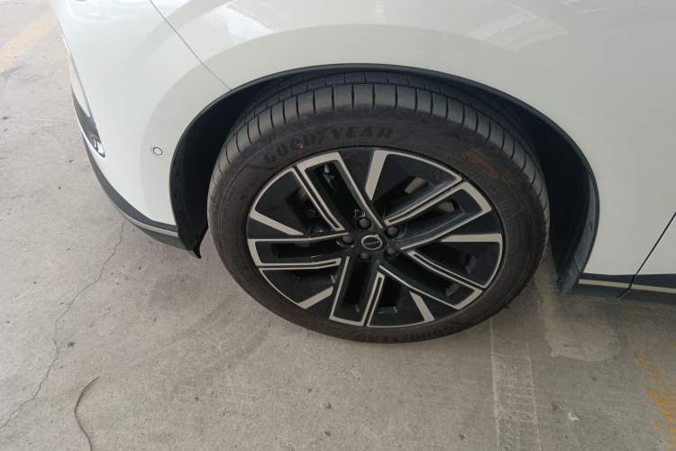 Used Volvo XC70 Plug-in Hybrid 2026 Model Four-Wheel Drive Long-Range Plus
