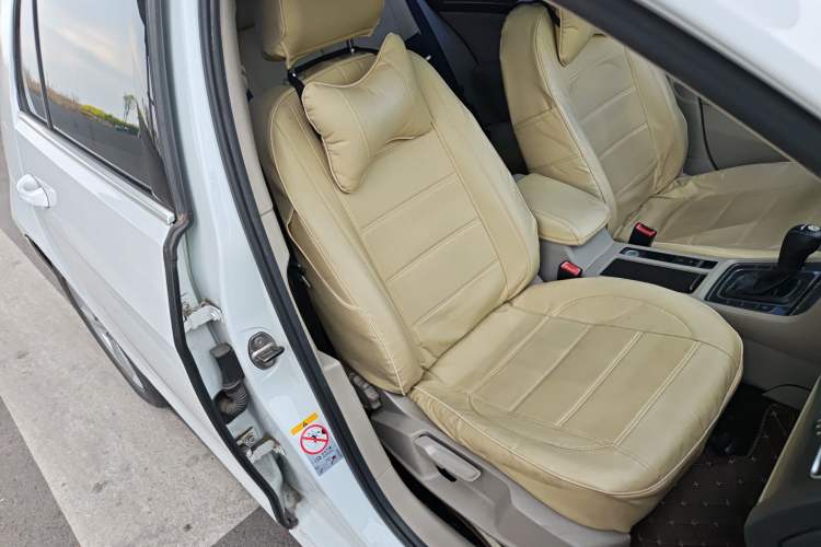 Used Volkswagen Golf 2014 1.4TSI Automatic Comfort Model Right Front Seat