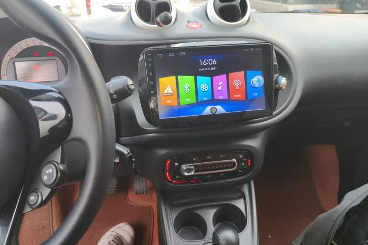 Used smart forfour 2016 1.0L 52 kW Dynamic Edition
