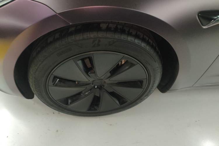Used Tesla Model 3 2025 Rear-Wheel-Drive Version Exterior 4