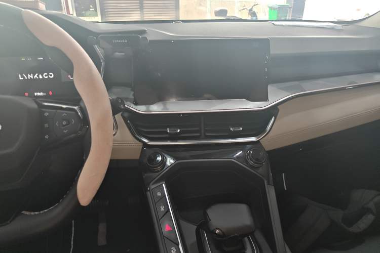 Used Lynk & Co 06 EM-P 2022 PHEV 84 km Range Pro Version
