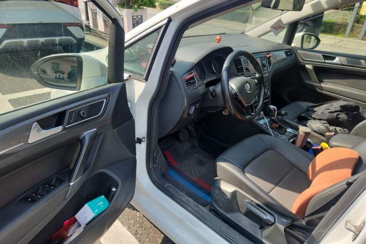 Used Volkswagen Golf Sportsvan 2018 230TSI Automatic Trend Edition Driver Seat