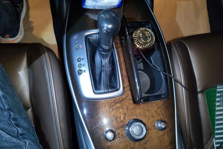 Used Infiniti JX 2013 JX35 Two-Wheel-Drive Excellence Edition