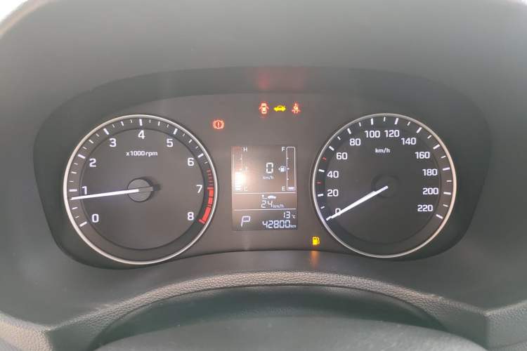 Used Hyundai ix25 2015 1.6L Automatic Two-Wheel Drive Smart GLS Trim
