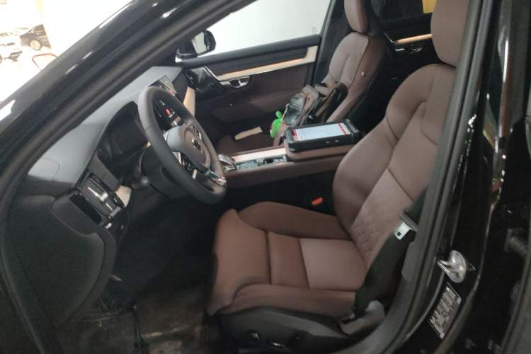 Used Volvo S90 2026 B5 Zhiyuan Luxury Edition