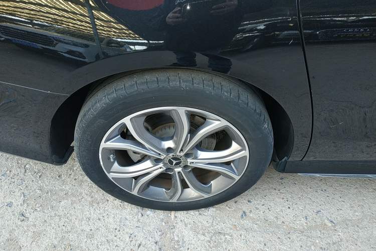 Used Mercedes-Benz E-Class 2021 Restyled E 300 L Sporty and Stylish Edition
