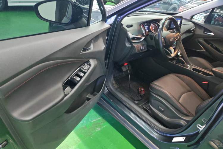 Used Chevrolet Orlando 2020 Light Hybrid Redline 530T Automatic Enjoyment Edition (5+2 Models)