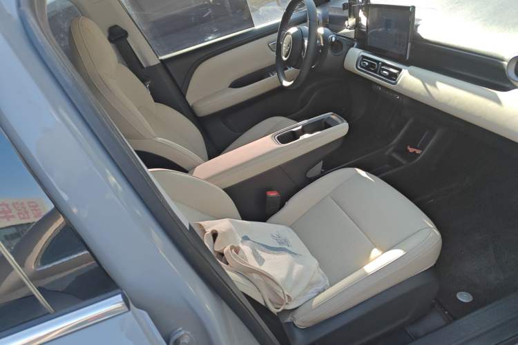 Used Wuling Bingo PLUS 2024 330 km Range Five-Seater Version