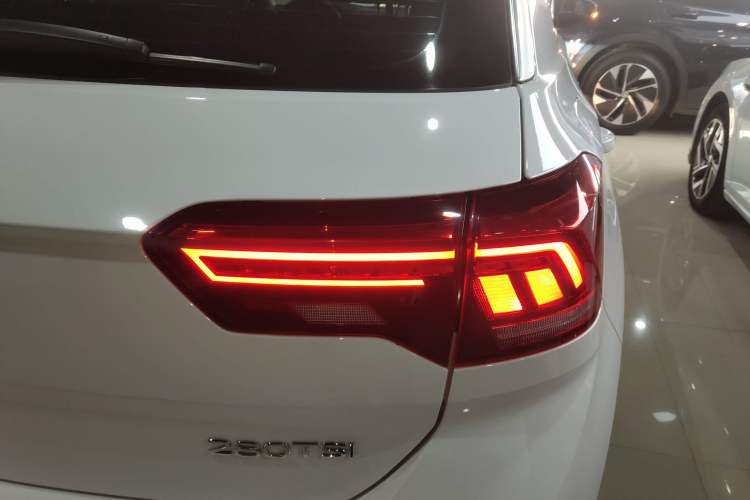 Used Volkswagen T-ROC 2021 Revised Version 280TSI DSG Two-Wheel Drive Comfort & Smart Connectivity Edition
