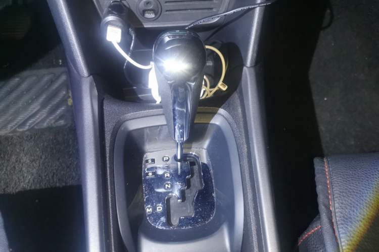 Used Peugeot 2008 2014 1.6L Automatic Fashion Edition Gear Lever