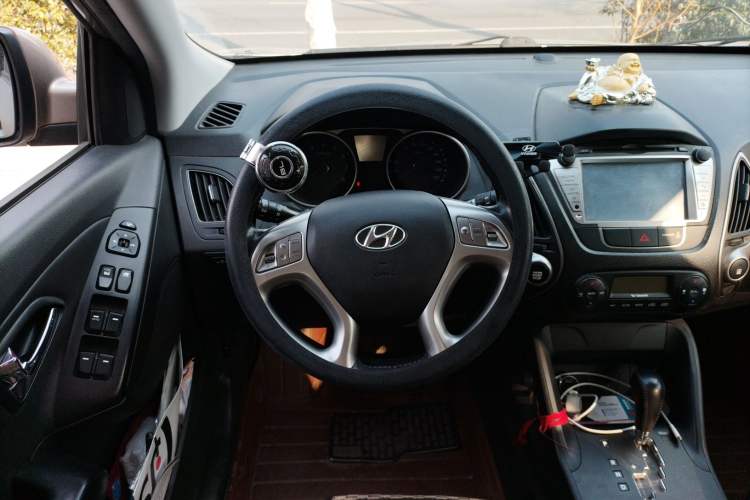 Used Hyundai ix35 2013 2.0L Automatic Two-Wheel Drive Smart GLS China IV Standard
