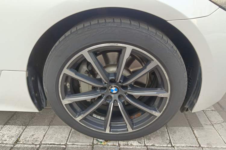 Used BMW 6 Series GT 2021 630i Luxury Design Package Right Front Wheel Hub