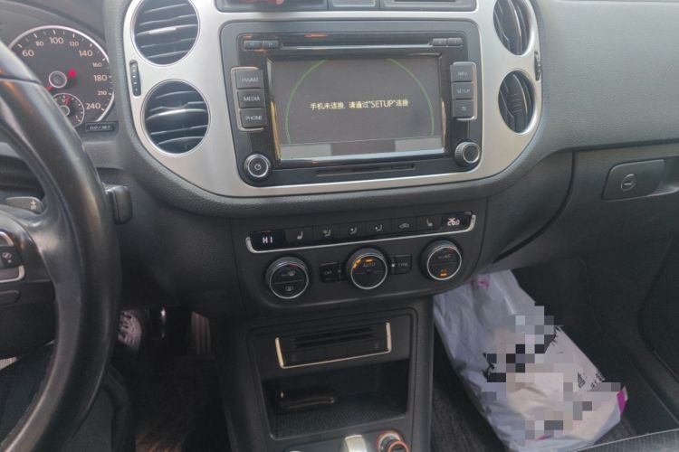 Used Volkswagen Tiguan 2015 1.8TSI Automatic All-Wheel-Drive Luxury Model Audio And AC Panel