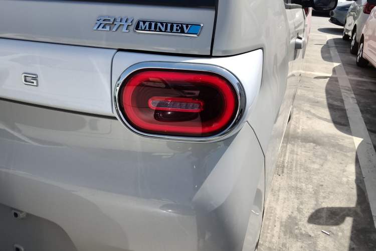 Used Wuling Hongguang MINIEV 2024 3rd Generation 215km Advanced Version
