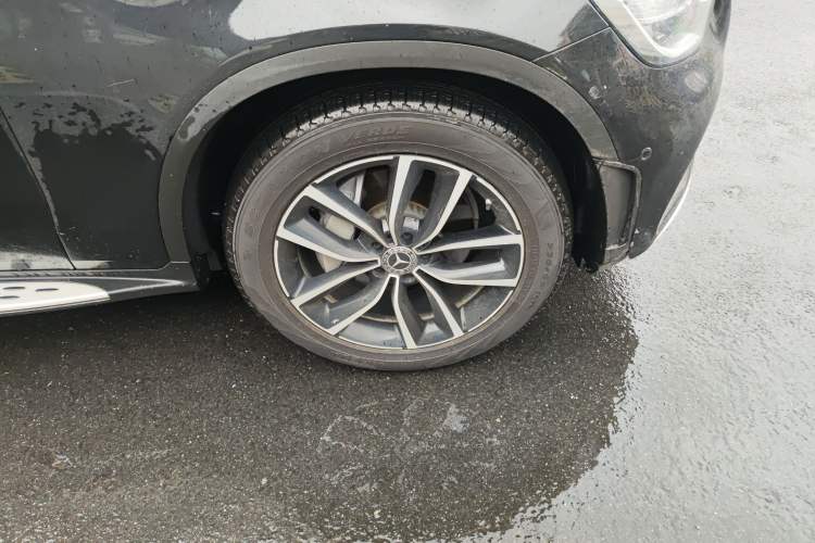 Used Mercedes-Benz GLC 2022 Refreshed GLC 300 L 4MATIC Dynamic Edition Right Front Wheel Hub