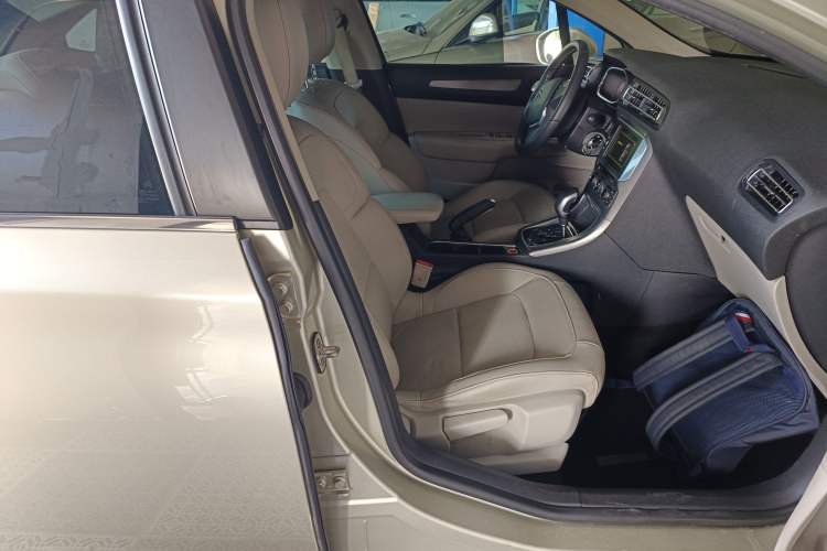 Used Citroen C4 Sega 2016 1.2THP Automatic Luxury Model Right Front Seat