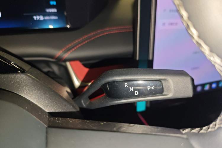 Used Xiaomi Auto SU7 2024 Four-Wheel Drive Ultra-Long Range Advanced Intelligent Driving Max Edition Gear Lever