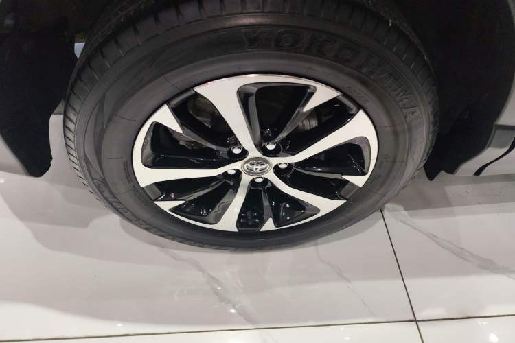 Used Toyota RAV4 2016 2.0L CVT Two-Wheel Drive Smart Edition China V Standard Right Rear Wheel Hub