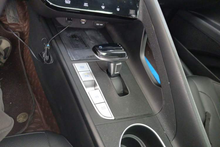 Used Hyundai Elantra 2021 1.5L CVT LUX Prestige Edition Gear Lever