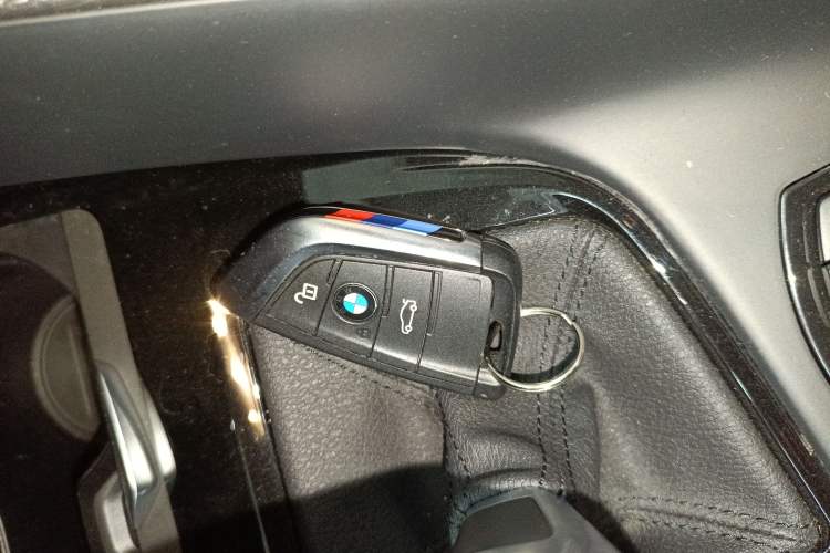 Used BMW X2 2019 sDrive25i Luxury Model with M Off-Road Package China VI Emission Standard
