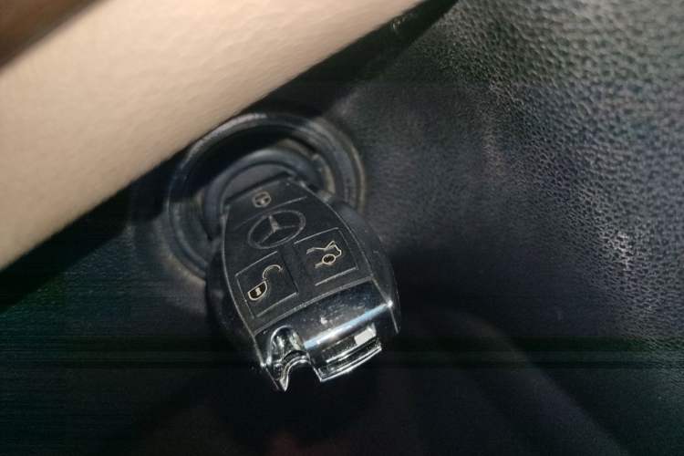 Used Mercedes-Benz R-Class 2011 R 300 L Business Model