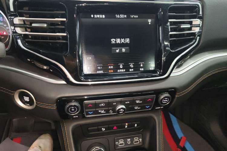 Used Jeep Grand Commander 2018 2.0T Four-Wheel Drive Smart Enjoyment Version China V Emission Standard Audio And AC Panel
