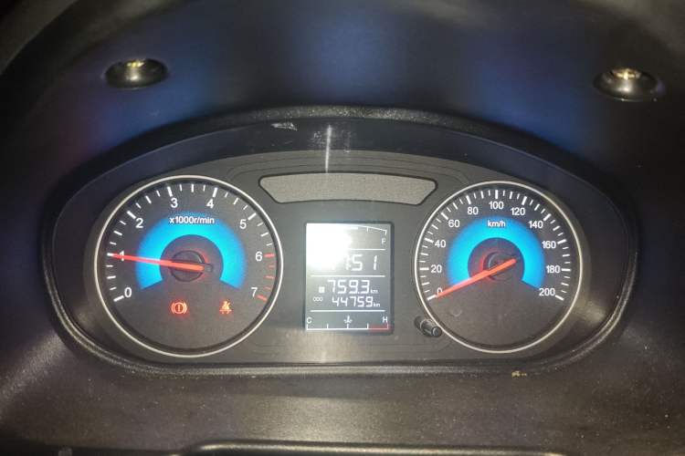 Used Dongfeng Fengon 330 2014 1.5L Manual Utility Version DK15 Odometer Close Up