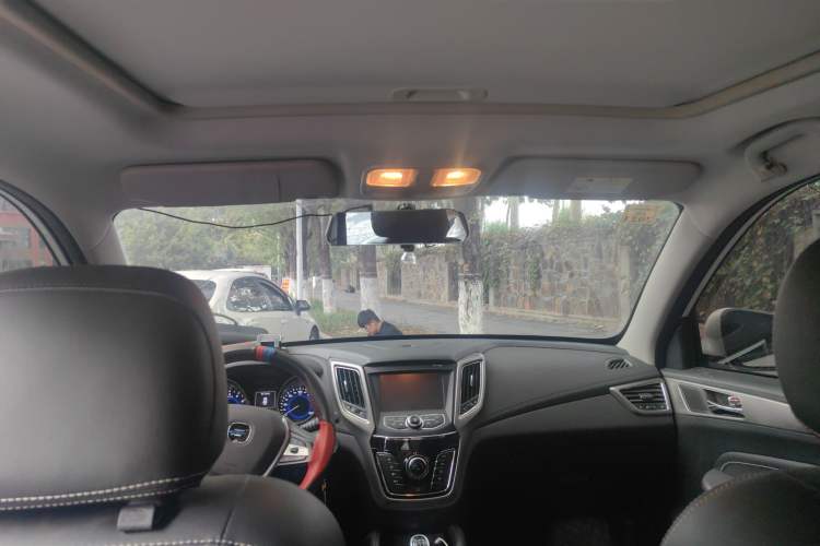 Used CHANGAN OSHAN COS5 2021 1.6L Manual Luxury Model