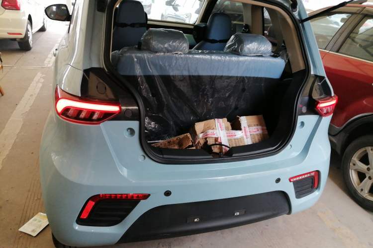 Used Brilliance Xinri i03 2021 318 km 31.45 kWh Trunk