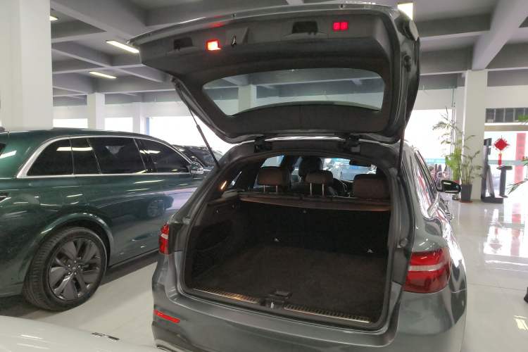 Used Mercedes-Benz GLC 2019 GLC 260 L 4MATIC Dynamic Model
