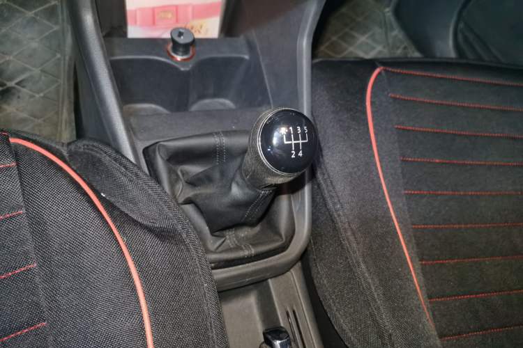 Used Volkswagen Santana 2016 1.6L Manual Comfort Edition