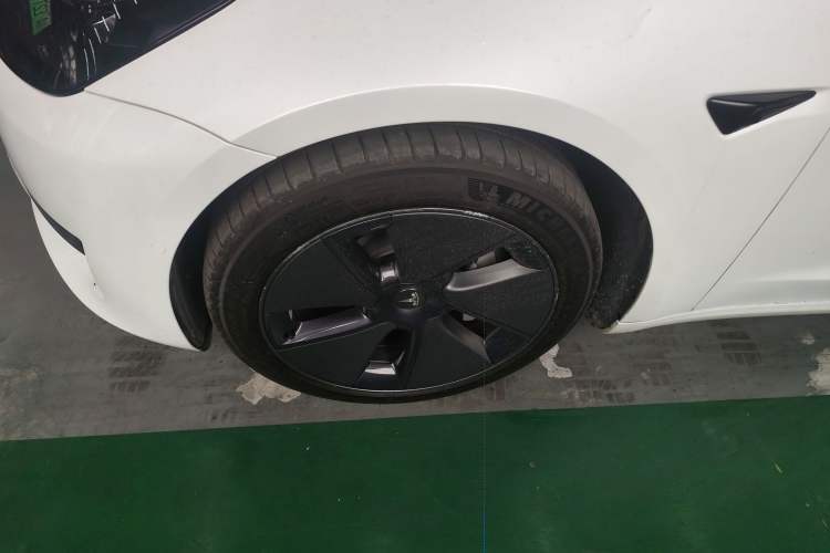 Used Tesla Model 3 2022 Rear-Wheel-Drive Version Left Front Wheel Hub