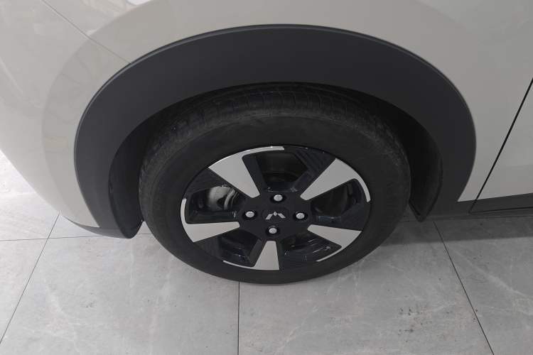 Used Wuling Bingo PLUS 2024 401 km Range 5-Seater Version
