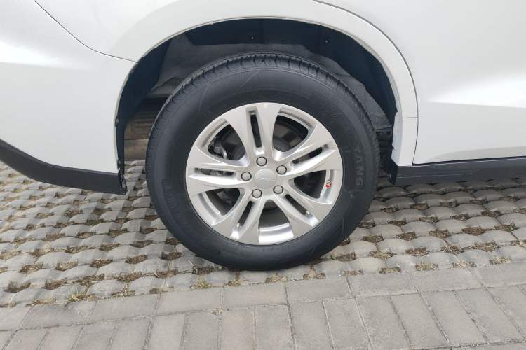 Used Haval M6 2019 1.5T DCT Two-Wheel Drive Value Edition China VI Standard Right Rear Wheel Hub
