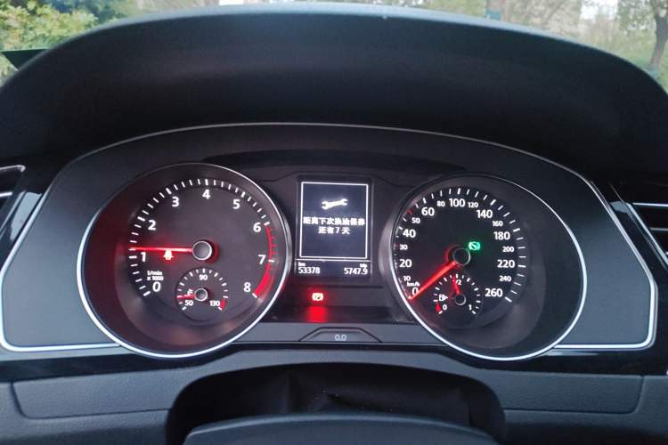 Used Volkswagen Magotan 2019 330TSI DSG Luxury Version China VI Standard Instrument Cluster