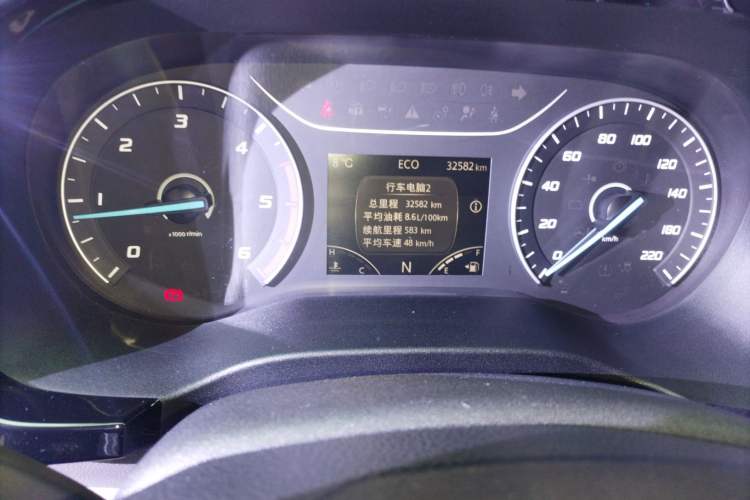 Used Ford Transit Custom 2021 2.2T Automatic Logistics Vehicle Pro Short Wheelbase 6-Seater Mid-Roof China VI Standard