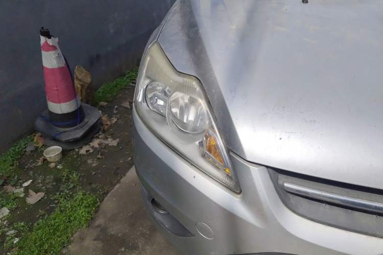 Used Ford Focus 2013 Sedan Classic 1.8L Manual Base Model