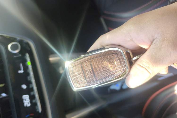 Used Toyota Corolla Cross 2024 2.0L Smart Electric Hybrid Dual-Engine Elite Edition
