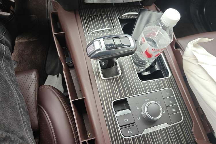 Used Haval H9 2020 2.0T Gasoline 4WD Premium Edition 5 Seats Gear Lever