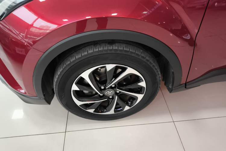 Used Toyota IZOA 2018 2.0L Yichi Version China VI Standard

