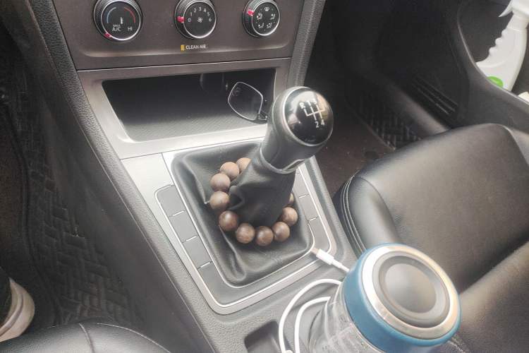 Used Volkswagen Golf 2016 1.6L Manual Fashion Edition Gear Lever