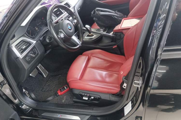 Used BMW 3 Series 2018 320i M Sport Night Edition Left Front Seat