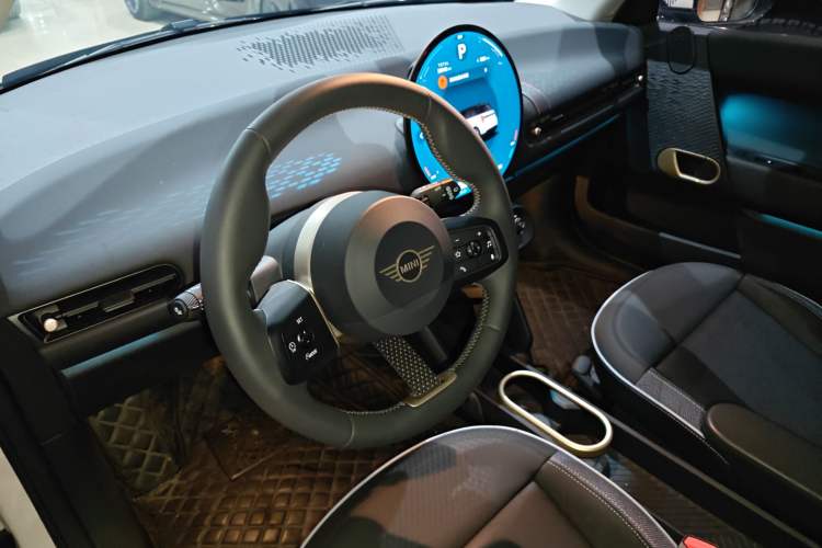 Used MINI Electric MINI COOPER 2025 456km COOPER E Classic Style
