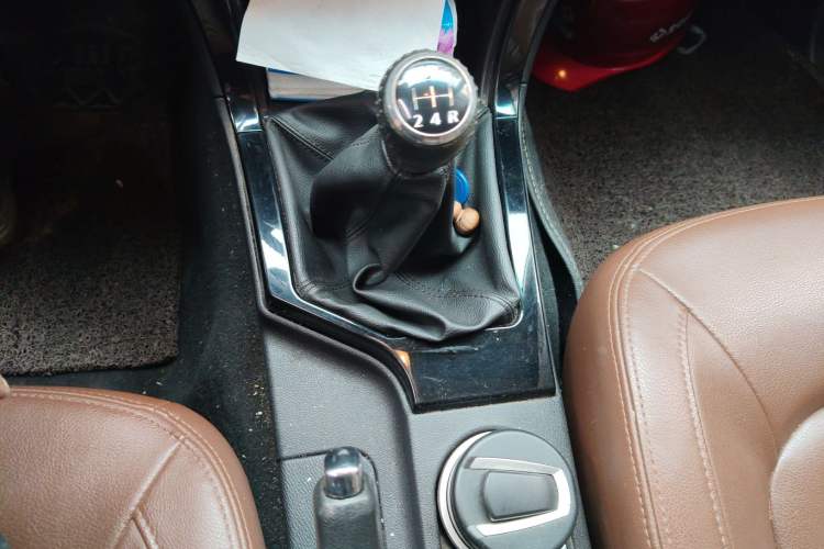 Used Great Wall Wingle 6 2017 2.4L Gasoline Two-Wheel Drive Elite Version 4G69